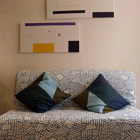 Manzoni House - By In The Ct Apartment *